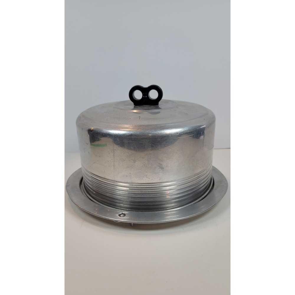 Vintage Regal Ware Aluminum Covered Cake Carrier with Handle & Locking Lid